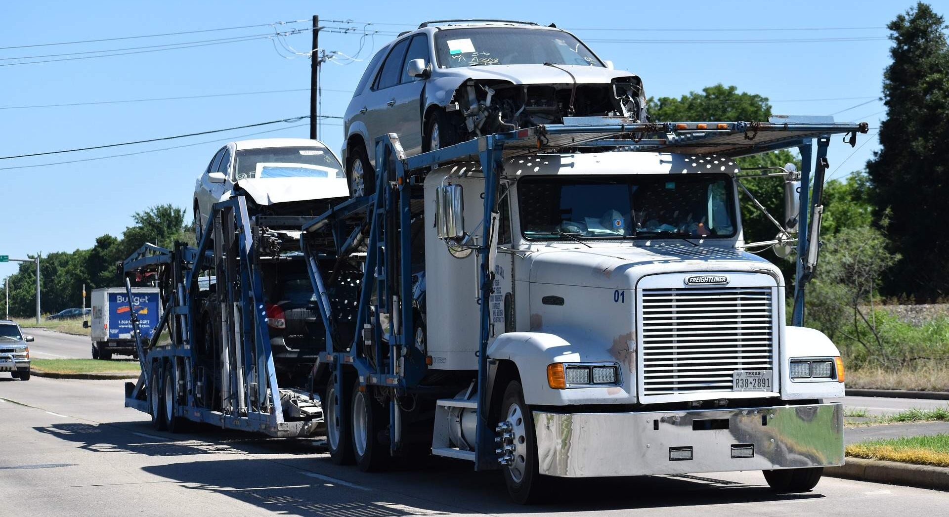 You are currently viewing Open Car Transport: The Fresh Air Shipping Option